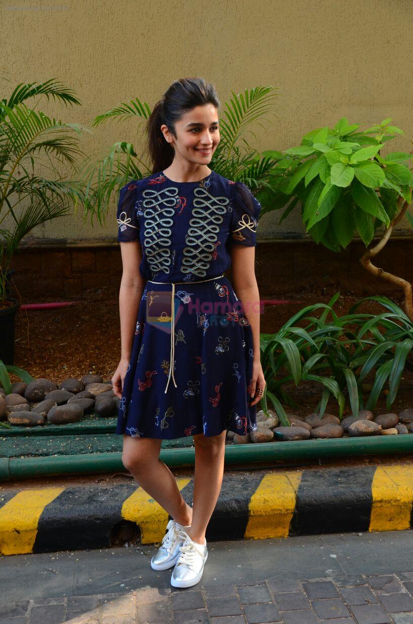 Alia Bhatt promotes Dear Zindagi on 17th Nov 2016