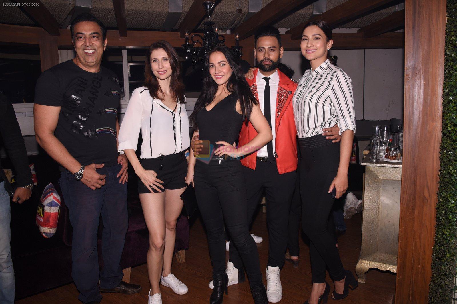 Vindu Dara Singh, Claudia Ciesla, Elli Avram, Andy, Gauhar Khan at Opa Anniversary bash hosted by Andi on 22nd Nov 2016