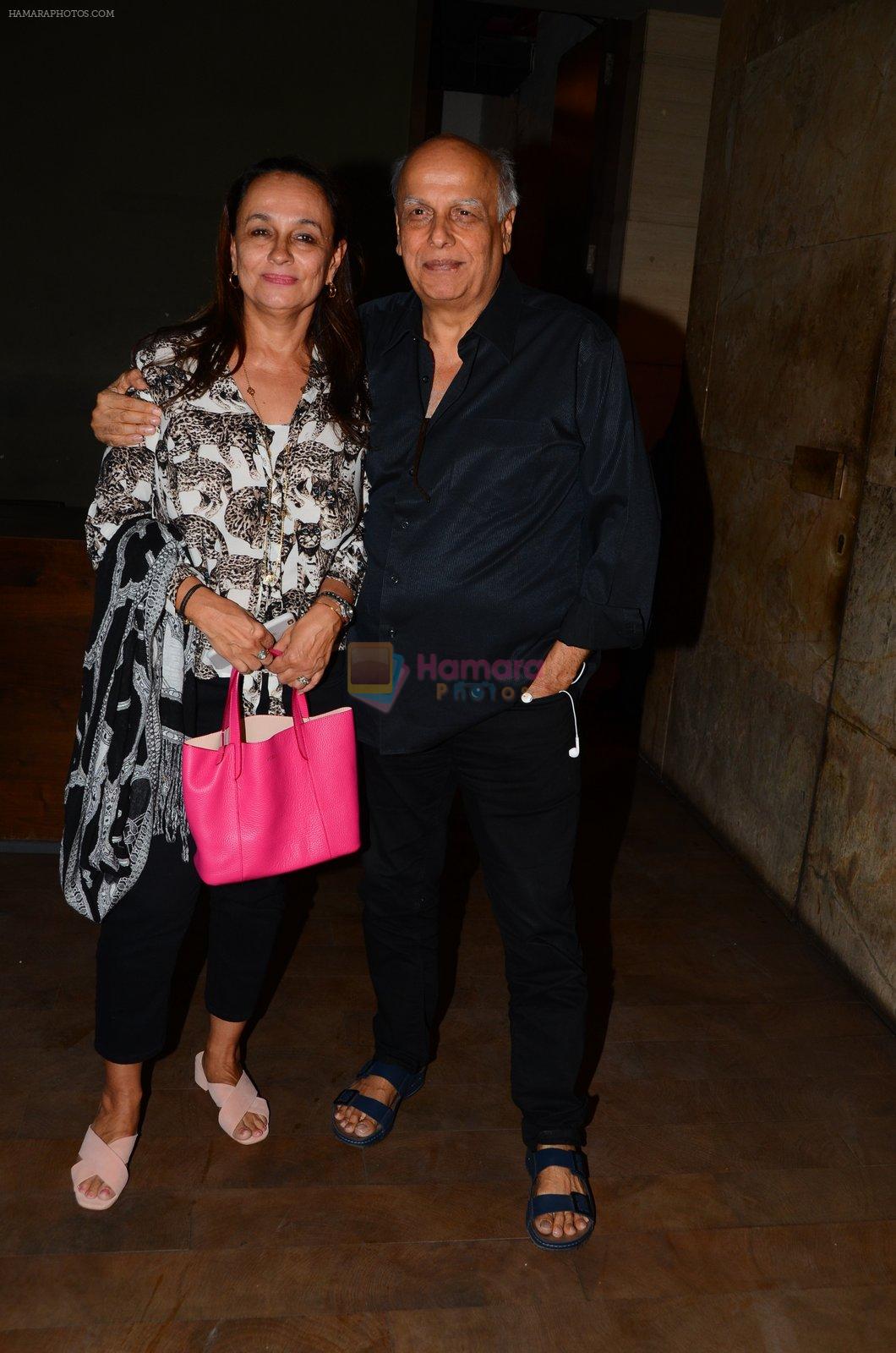 Soni Razdan, Mahesh Bhatt at Dear Zindagi screening in Mumbai on 24th Nov 2016