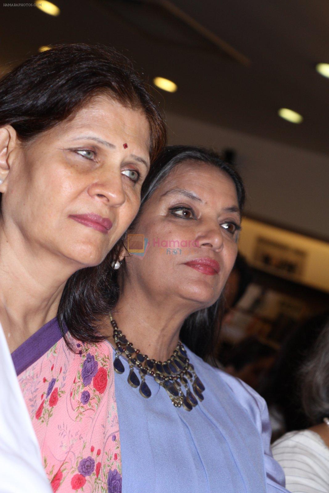 Shabana Azmi at the launch of Anjali Chabbria's book in Mumbai on 24th Nov 2016