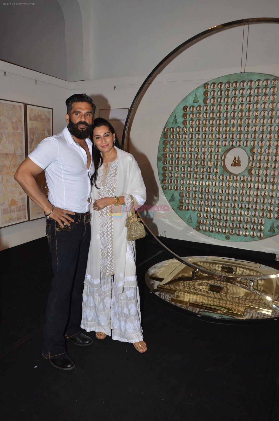 mana and suneil shetty at Satish Gupta's art exhibition by Gallery Art N Soul on 29th Nov 2016