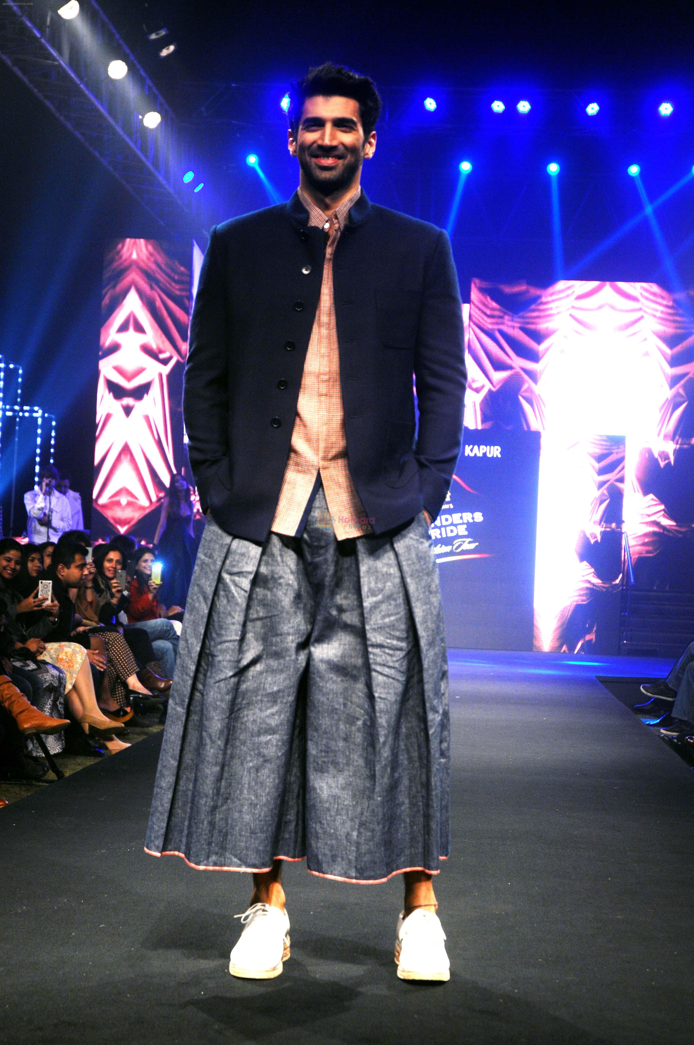 Aditya Roy Kapoor at Blenders pride Fashion Show on 3rd Dec 2016