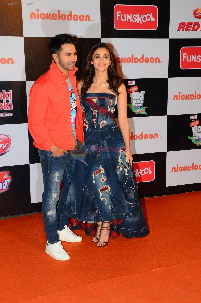 Alia Bhatt, Varun Dhawan at Nickelodeon's Kids Choice Awards on 5th Dec 2016