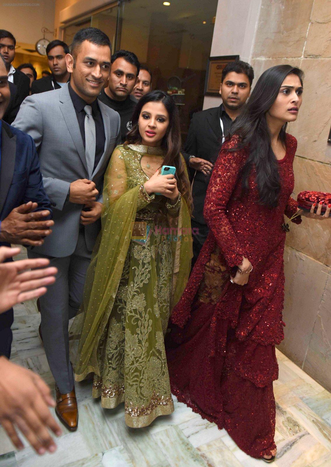 M S Dhoni & Shakshi at Yuvraj Singh and Hazel Keech Wedding Reception on 7th Dec 2016