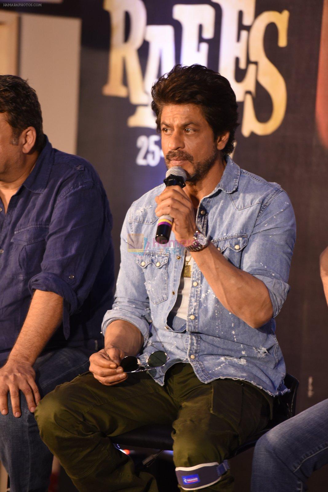 Shahrukh Khan at Raes trailer launch on 7th Dec 2016