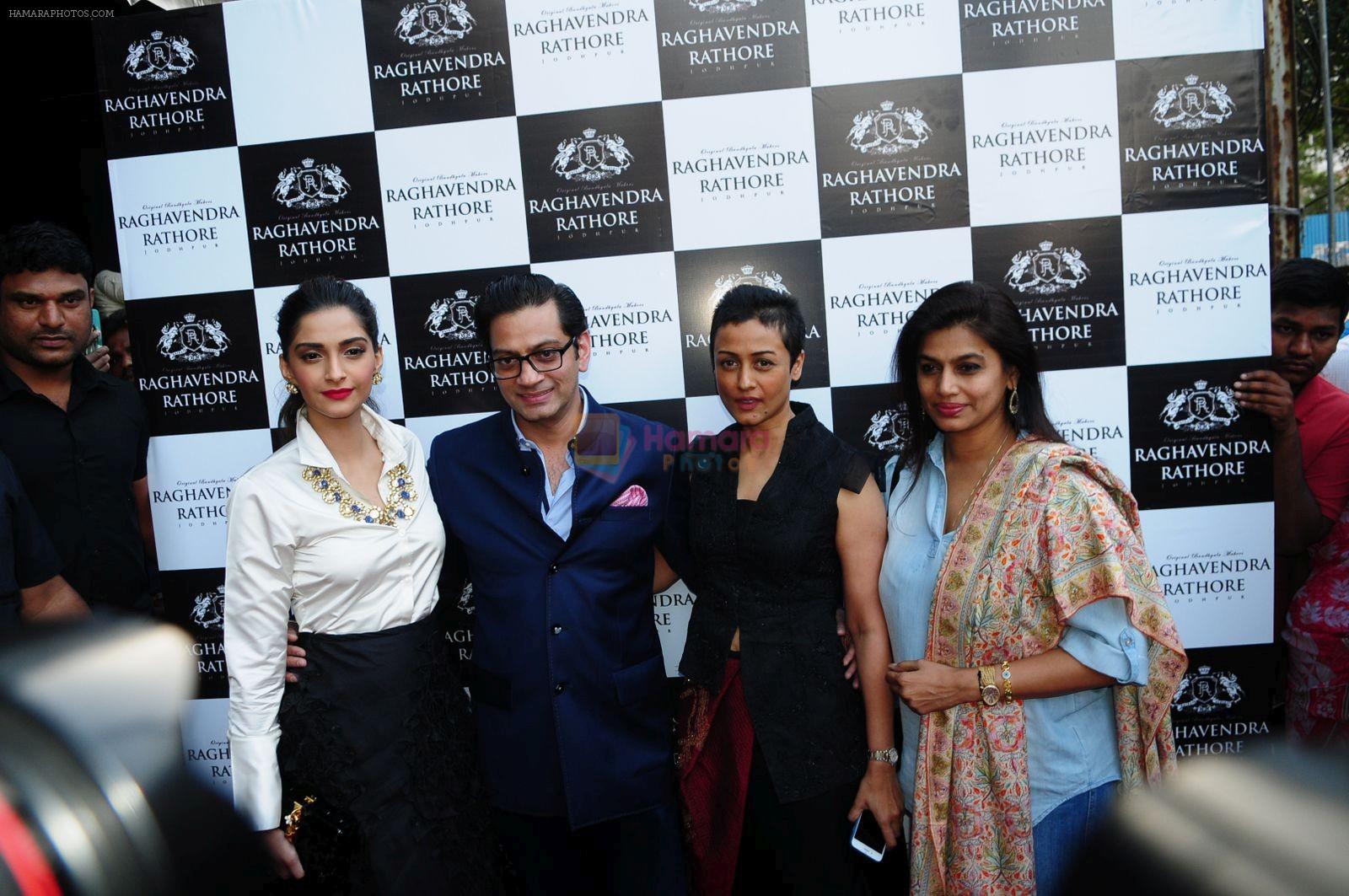 Sonam Kapoor launch raghavendra rathore store on 8th Dec 2016