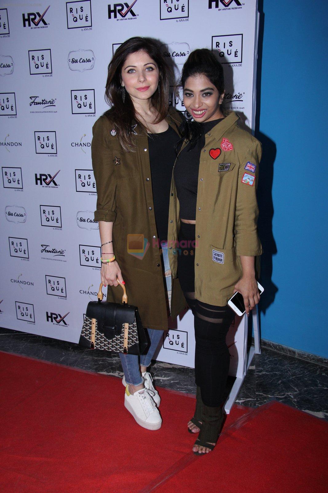 Kanika Kapoor at the launch of Anindita De's blong on 9th Dec 2016