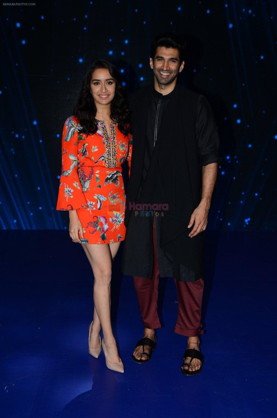 Shraddha Kapoor and Aditya Roy Kapoor on the sets of Indian Idol on 12th Dec 2016