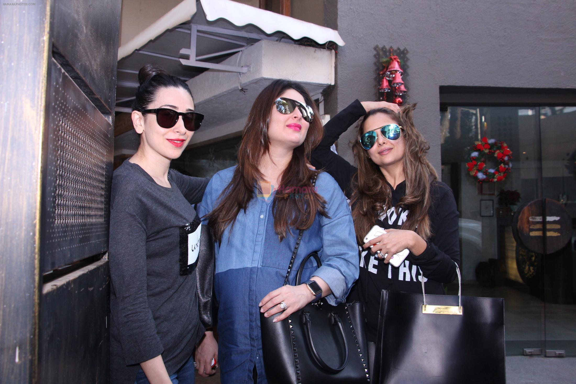 Kareena Kapoor, Karisma Kapoor and Amrita Arora Spotted in bandra for launch on 13th Dec 2016