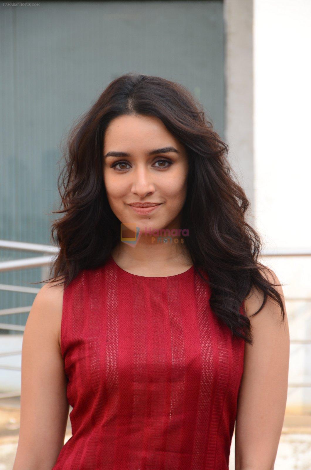 Shraddha Kapoor on the sets of Yeh Dil Hai Hindustani on 14th Dec 2016