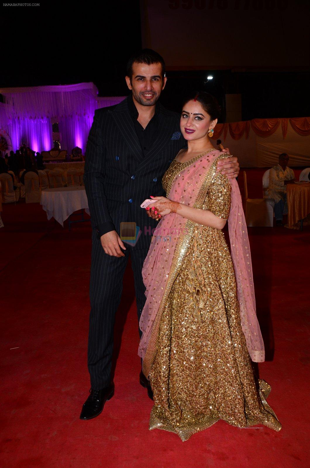 Mahi Vij, Jay Bhanushali at Photographer Munna S wedding reception on 18th Dec 2016