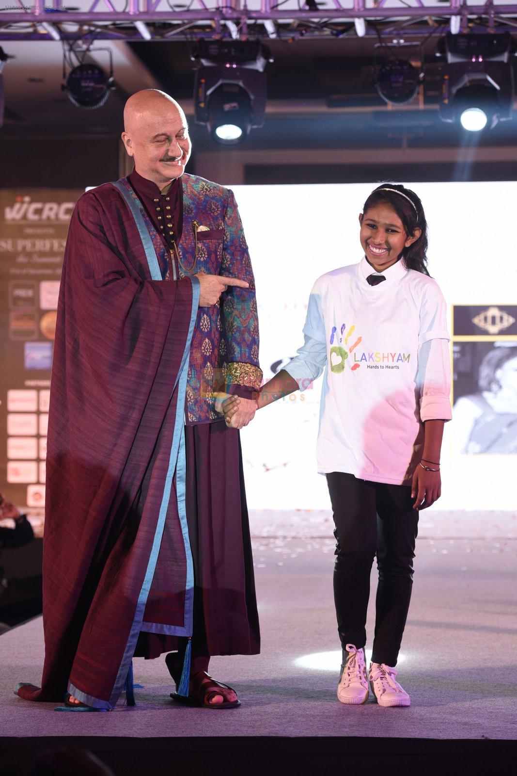 Anupam Kher walk for Lakshyam show at Brand of the Year Awards on 21st Dec 2016