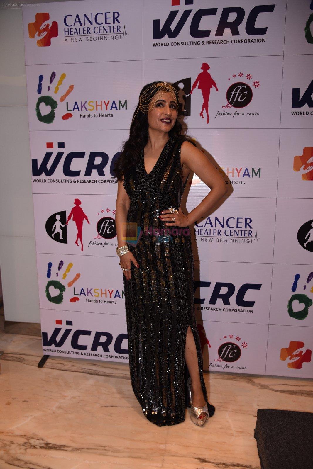 Shibani Kashyap walk for Lakshyam show at Brand of the Year Awards on 21st Dec 2016