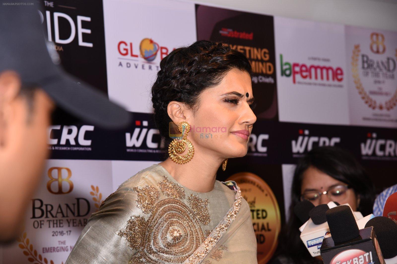 Taapsee Pannu walk for Lakshyam show at Brand of the Year Awards on 21st Dec 2016