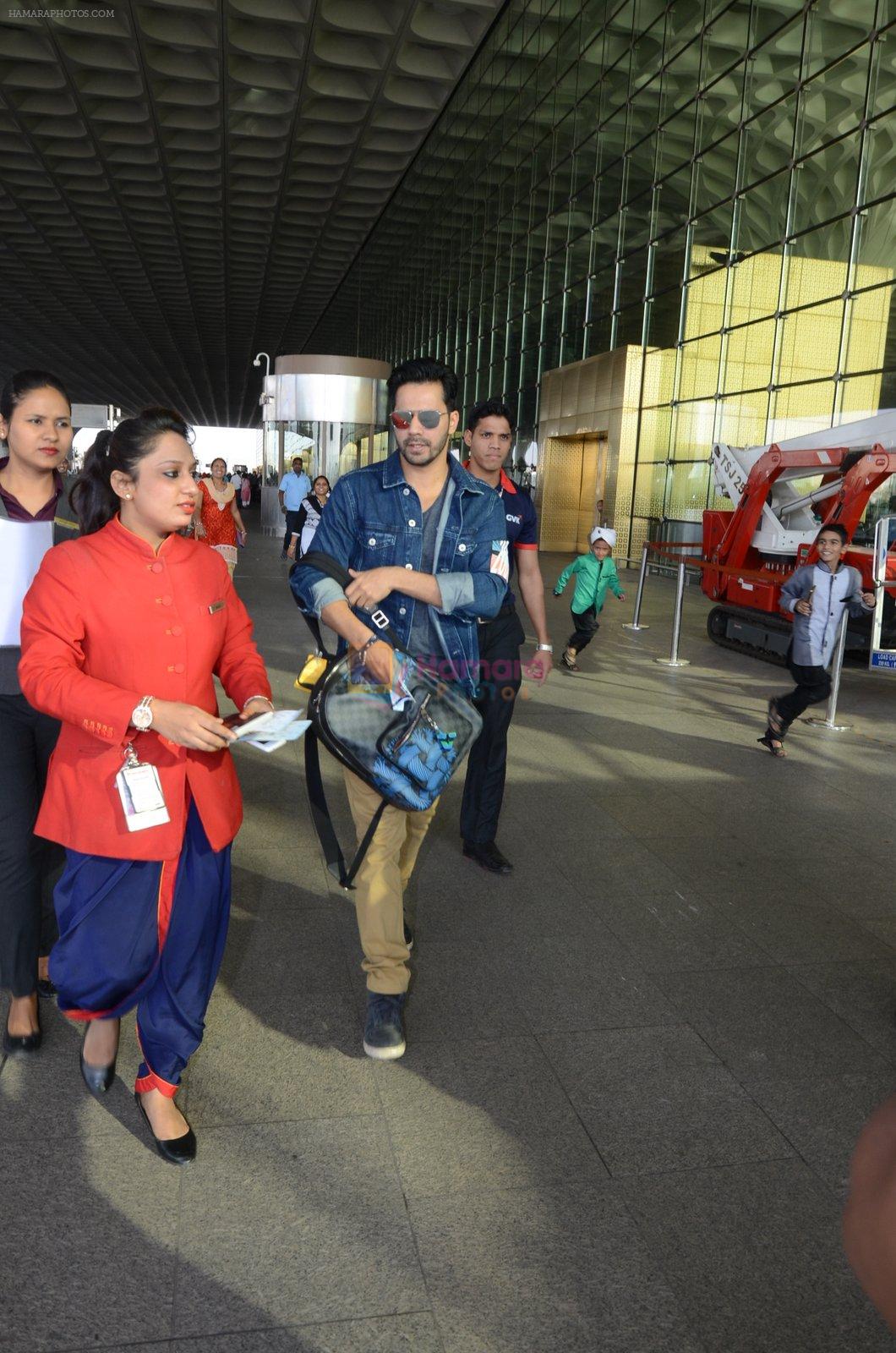 Varun Dhawan snapped at airport on 29th Dec 2016