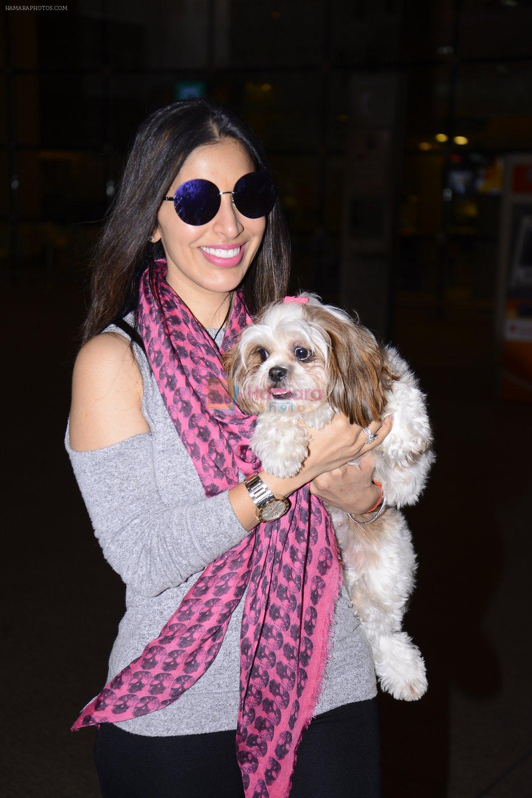 Sophie Chaudhary snapped at airport on 1st Jan 2016