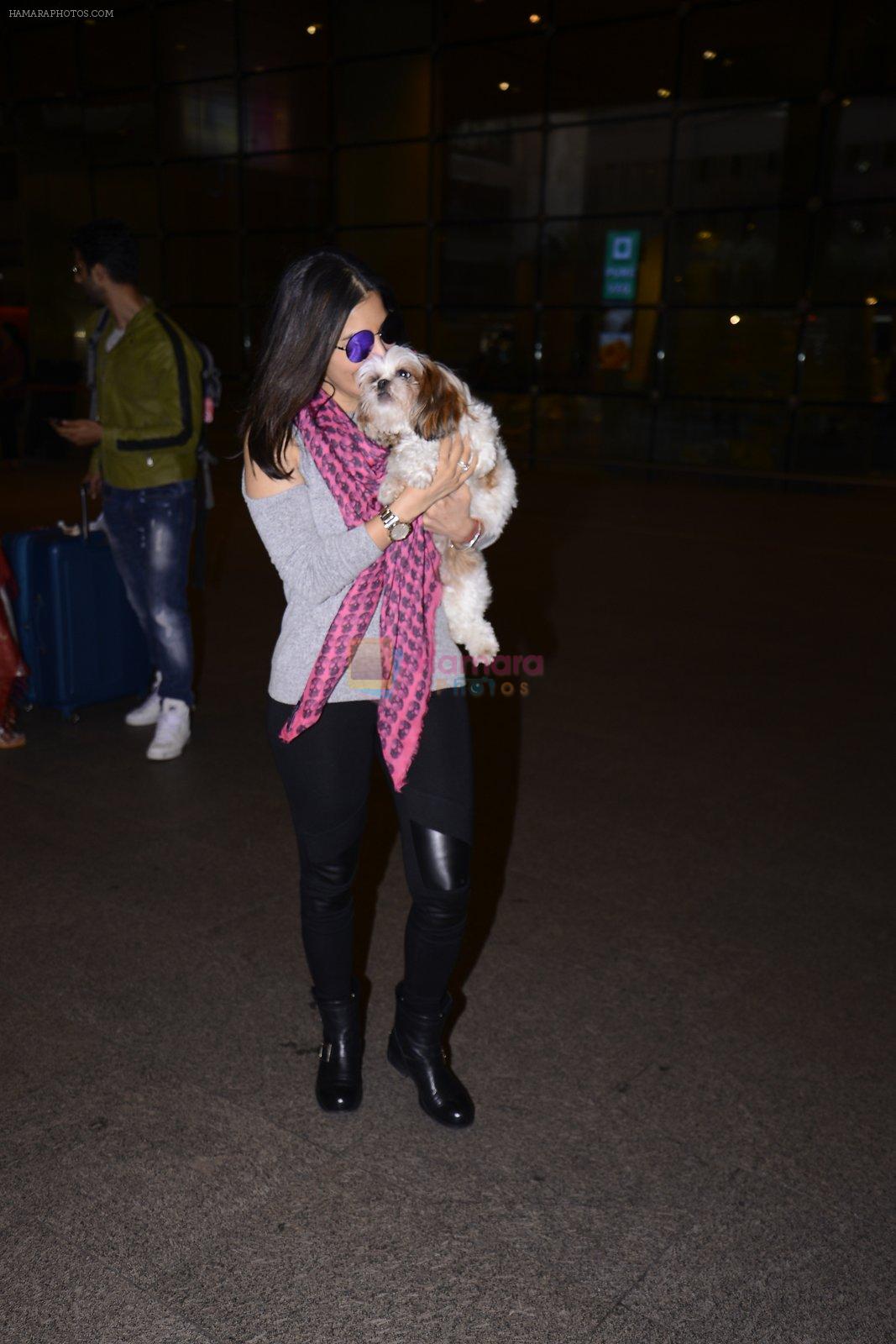 Sophie Chaudhary snapped at airport on 1st Jan 2016