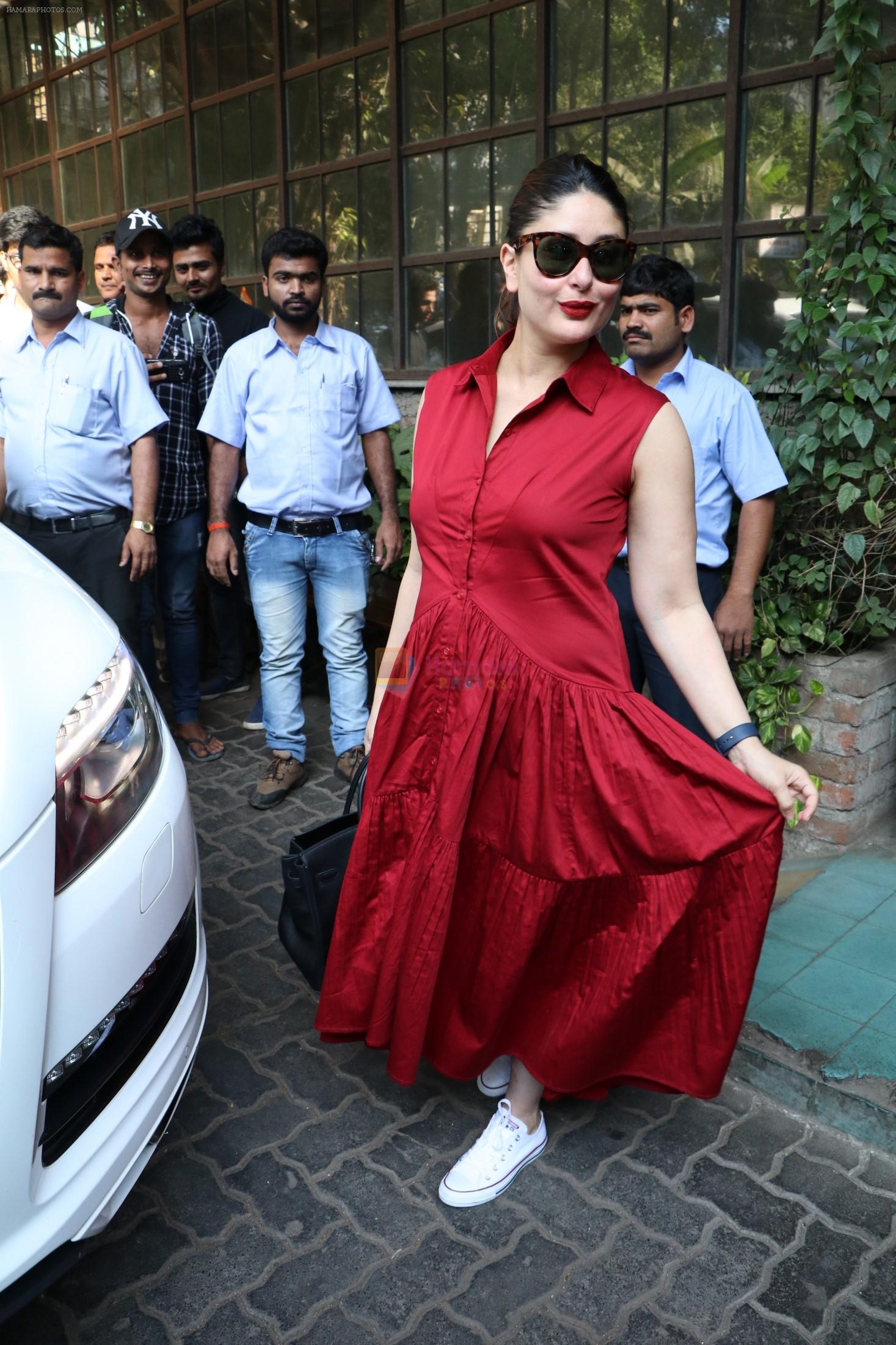 Kareena Kapoor snapped in Mumbai on 7th Jan 2017