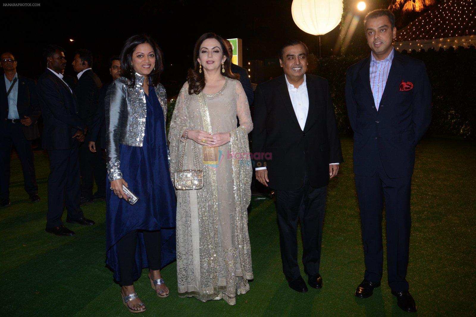 Neeta Ambani, Mukesh Ambani at Ronnie Screwala daughter wedding reception on 20th Jan 2017