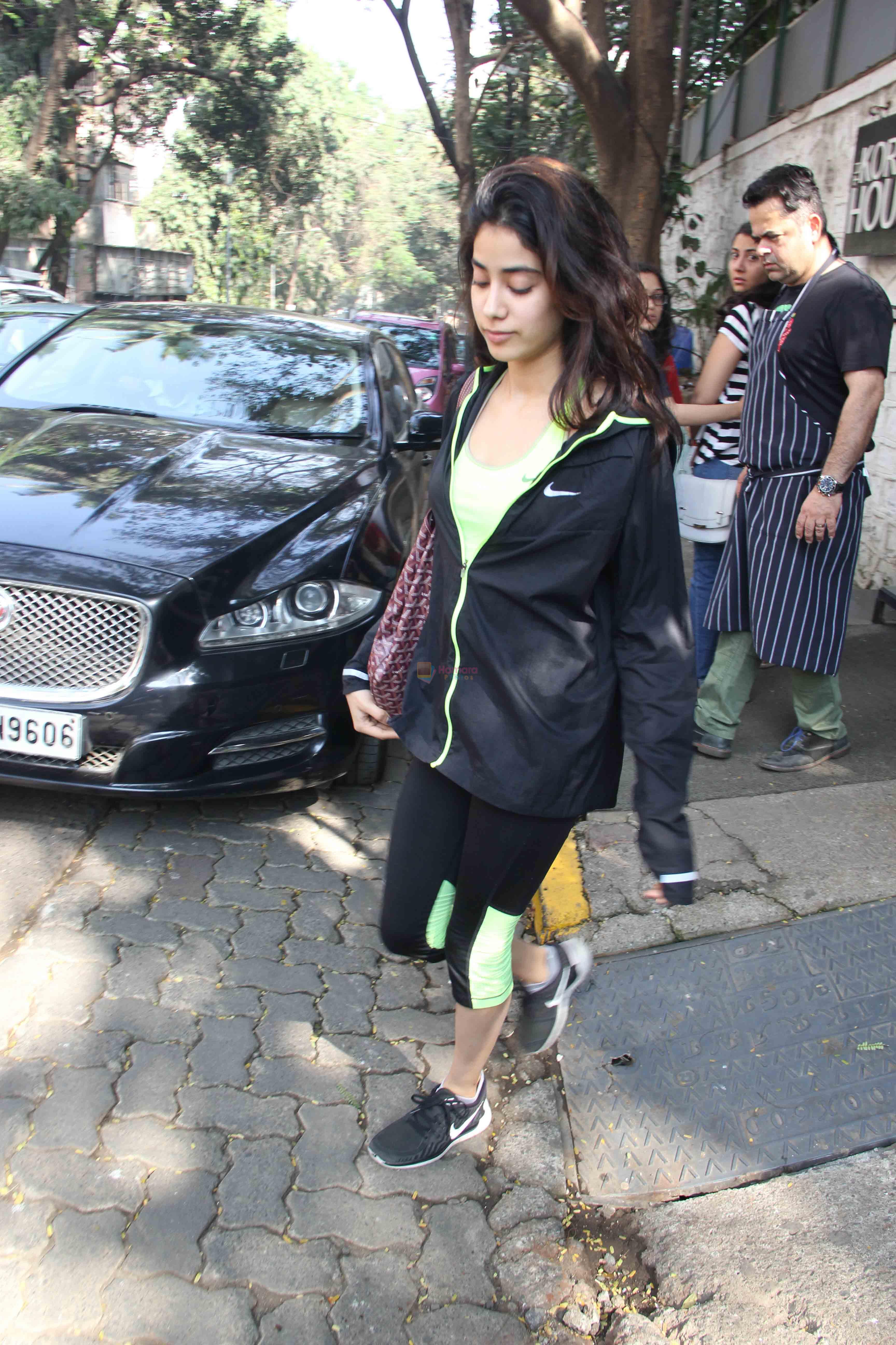 Jhanvi Kapoor snapped with her linked boy on 21st Jan 2017
