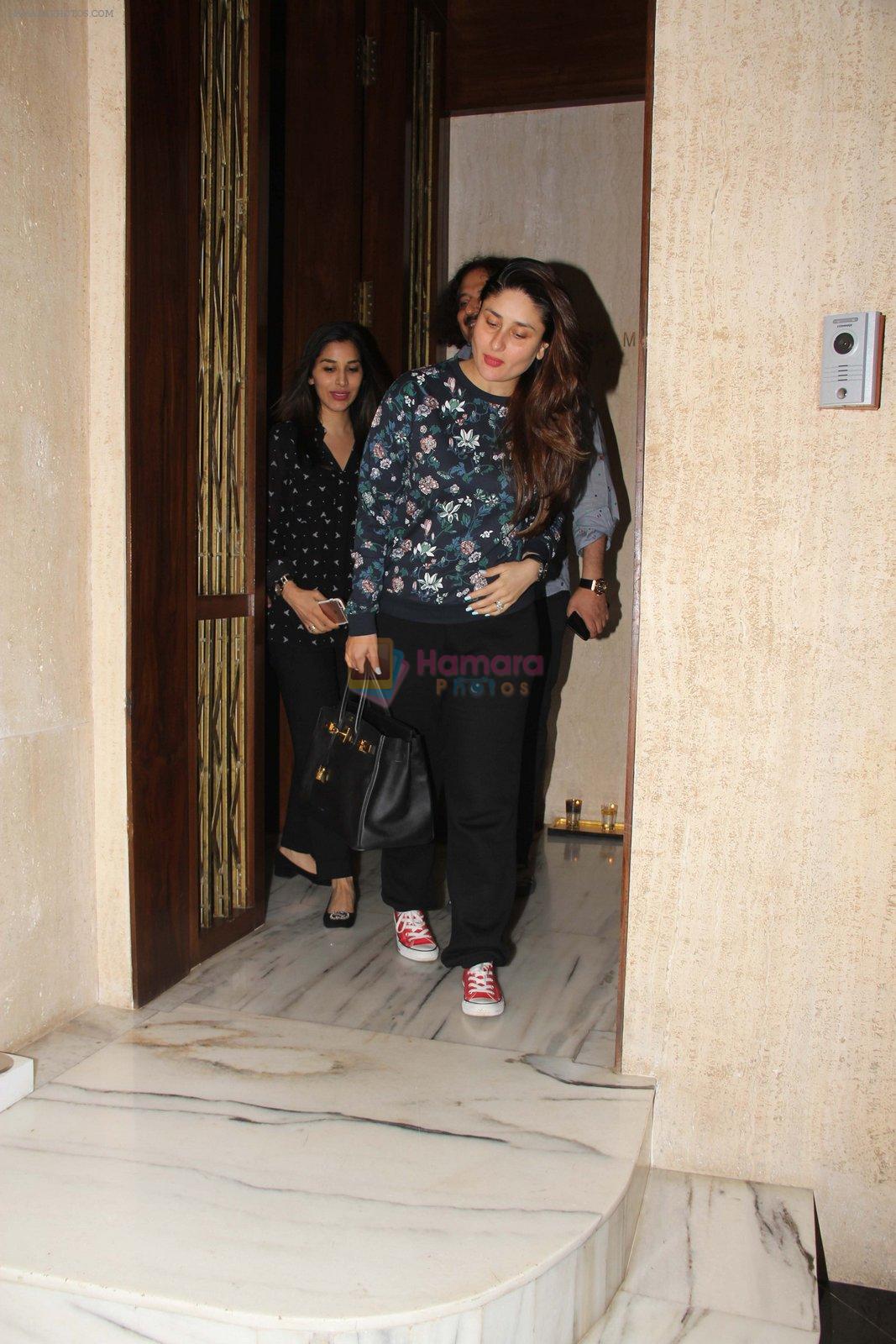Kareena Kapoor and Sophie Chaudhary snapped at Manish Malhotra house on 26th Jan 2017