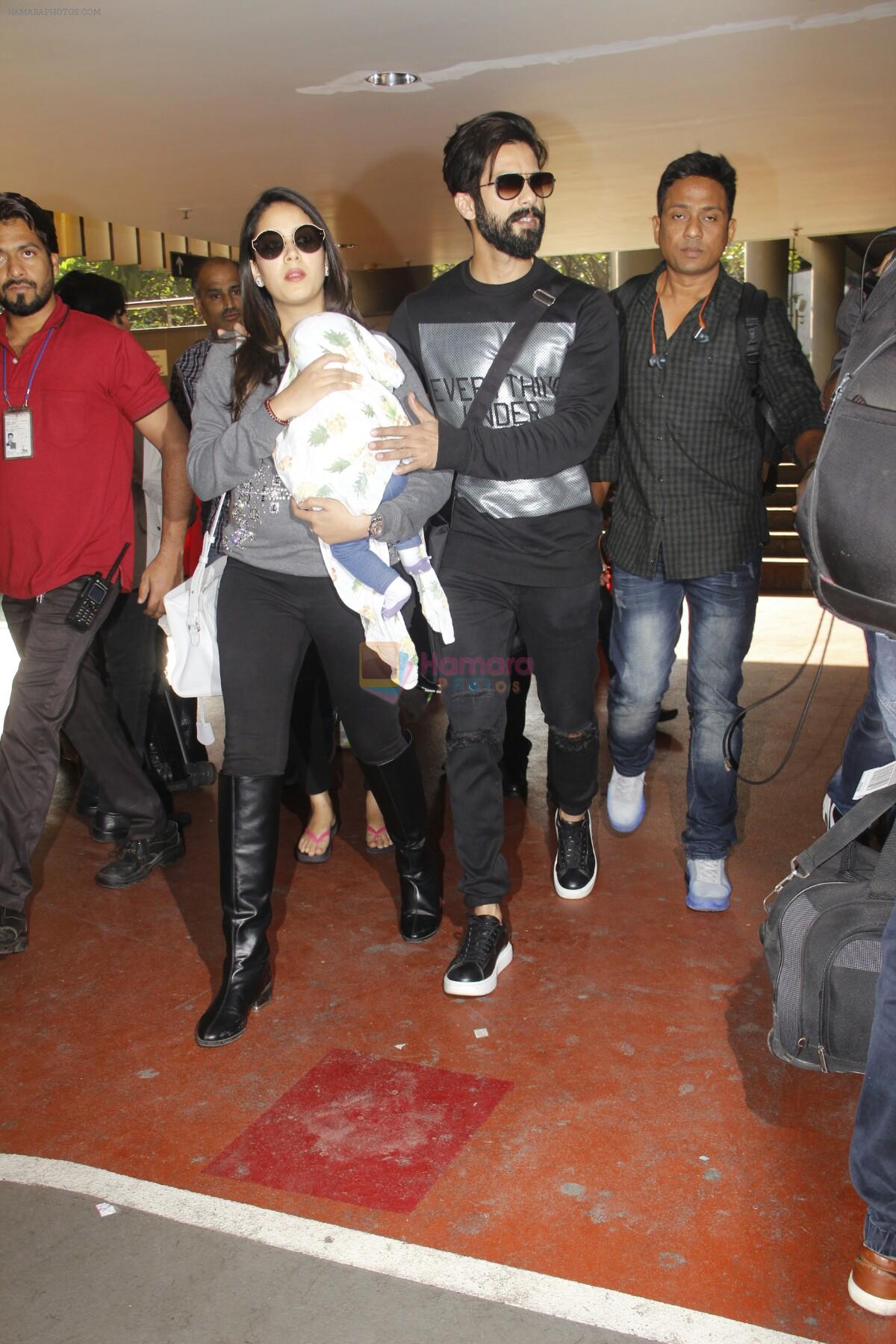 Shahid Kapoor, Mira Rajput snapped at airport on 28th Jan 2017