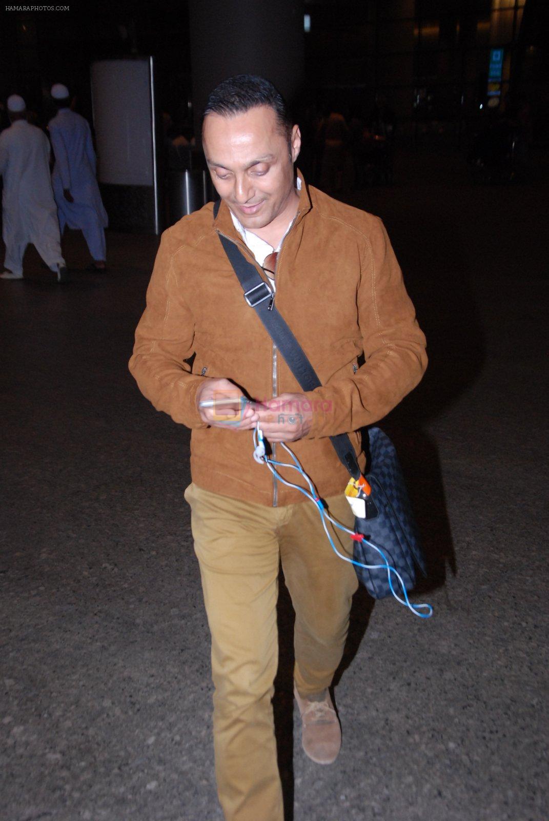 Rahul Bose snapped at airport on 29th Jan 2017