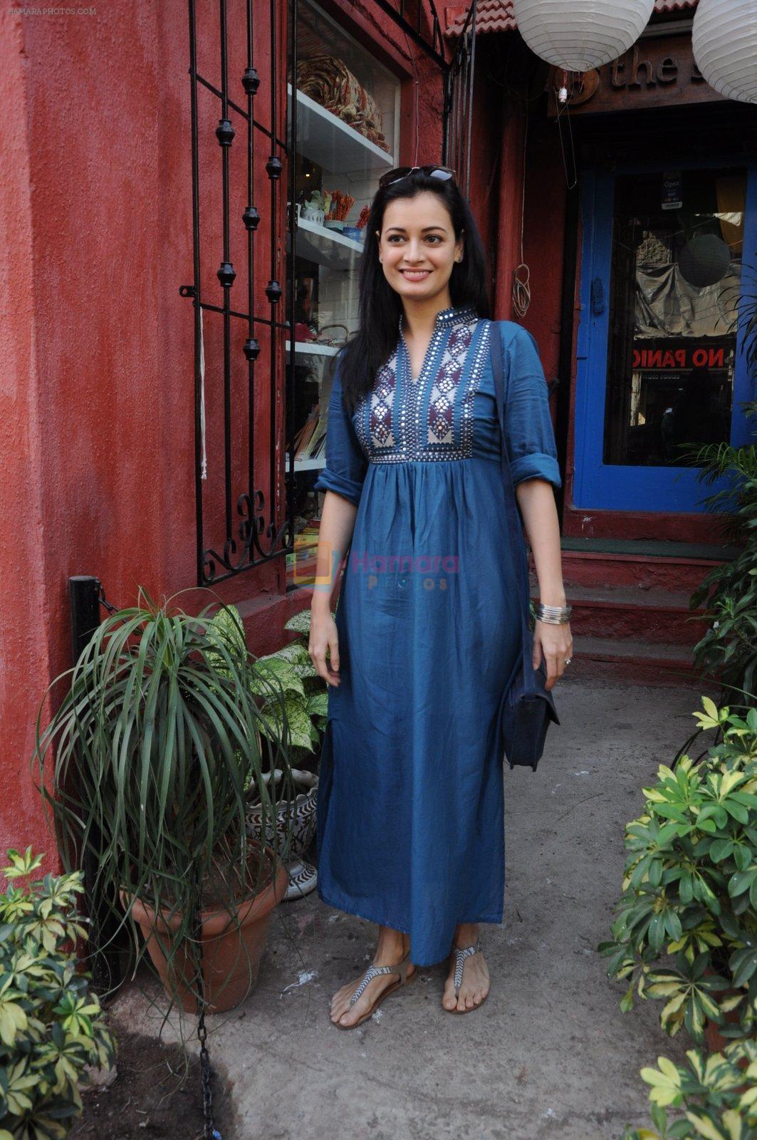 Dia Mirza snapped shopping in Pali Village on 29th Jan 2017