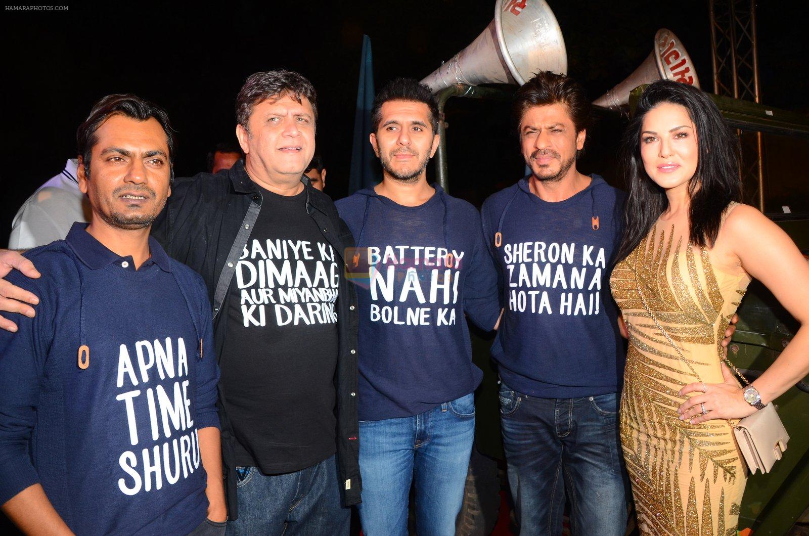Shah Rukh Khan, Sunny Leone, Nawazuddin Siddiqui, Ritesh Sidhwani at Raees success bash in Mumbai on 30th Jan 2017