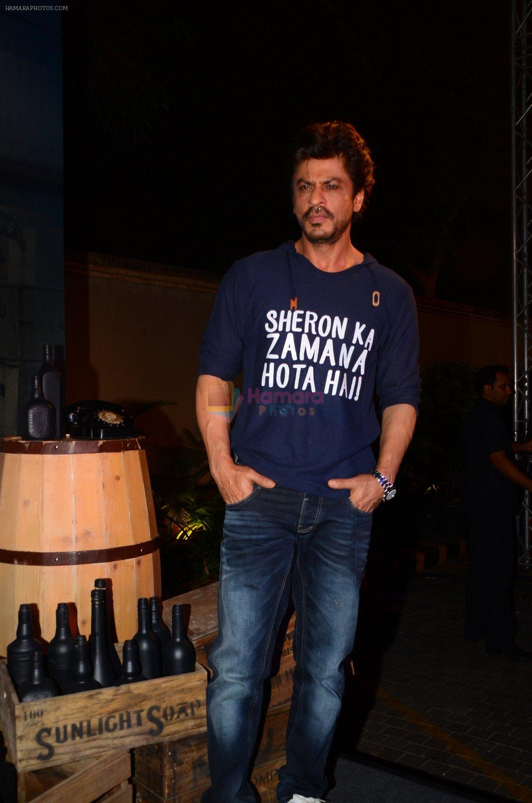 Shah Rukh Khan at Raees success bash in Mumbai on 30th Jan 2017