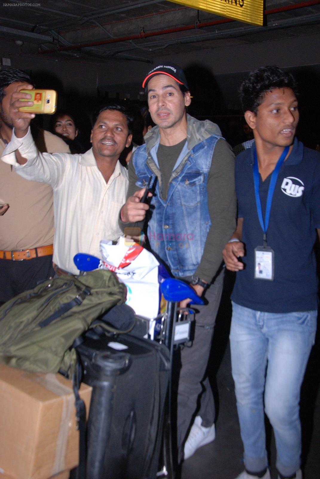 Dino Morea snapped at airport on 31st Jan 2017