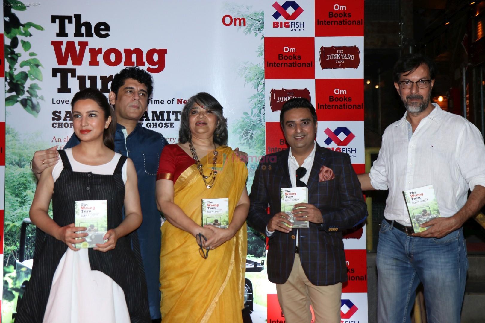 Tisca Chopra, Rajat Kapoor at the Book launch of The Wrong Turn by Sanjay Chopra and Namita Roy Ghose on 1st March 2017