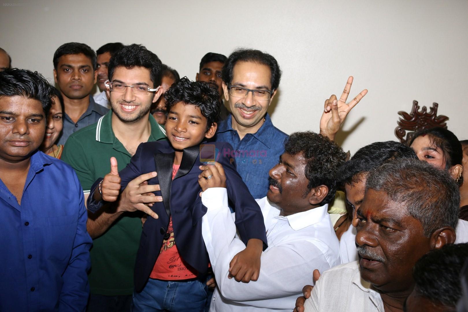 Sunny Pawar takes Blessings Of Thackeray Pariwar on 1st March 2016