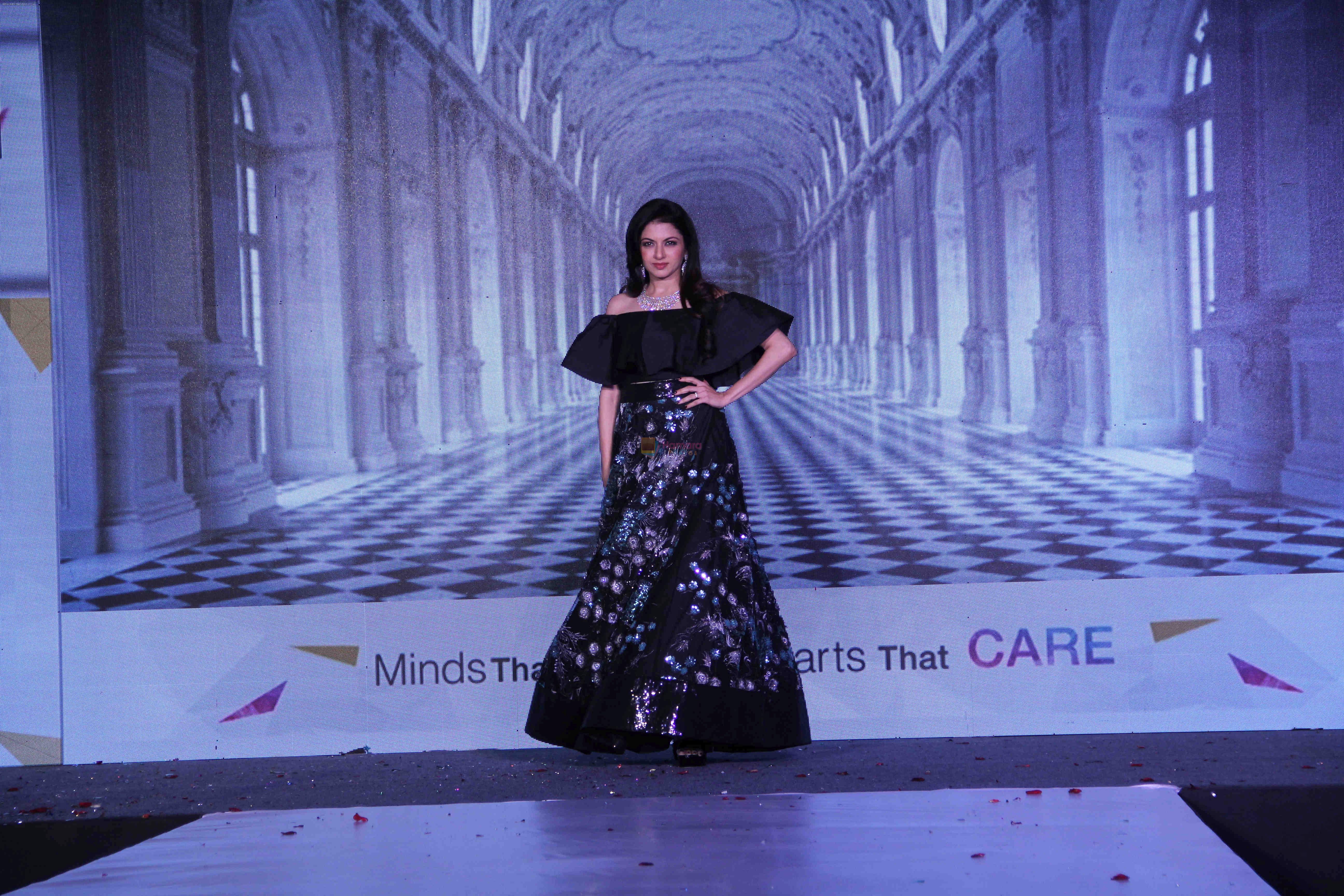 Bhagyashree at Mumbai Obstetrics and Gynecological Society's Annual Fashion Show on 12th March 2017