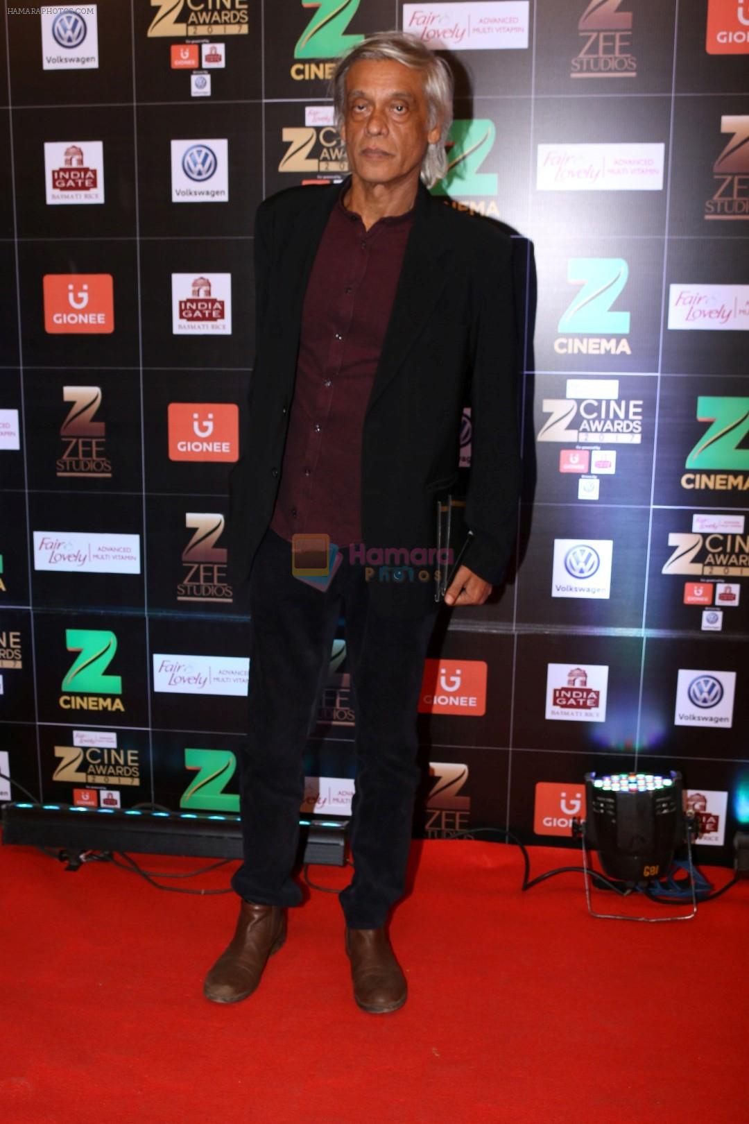 Sudhir Mishra at Red Carpet Of Zee Cine Awards 2017 on 12th March 2017