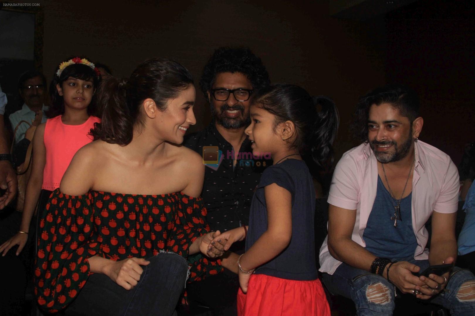 Alia Bhatt visits dance academy, Strut � The Dancemakers on 26th March 2017