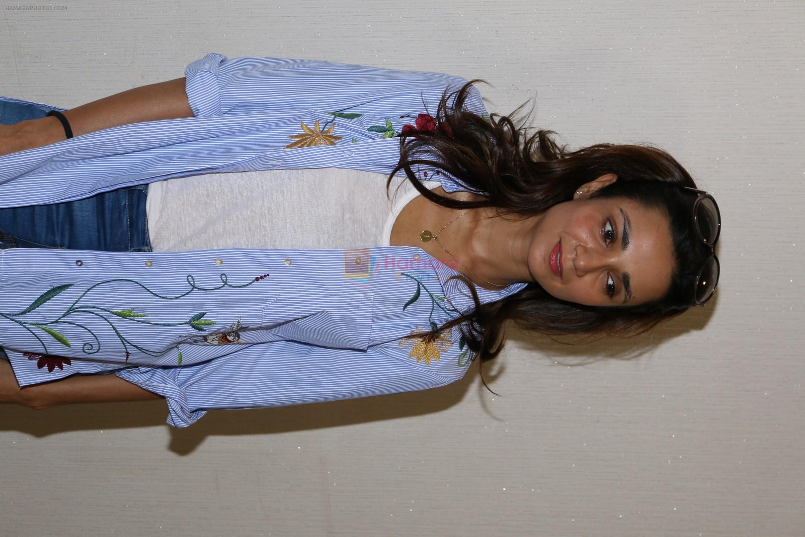 Ira Dubey Attend Child Artist Krish Dewan's Play To Support Him on 28th March 2017