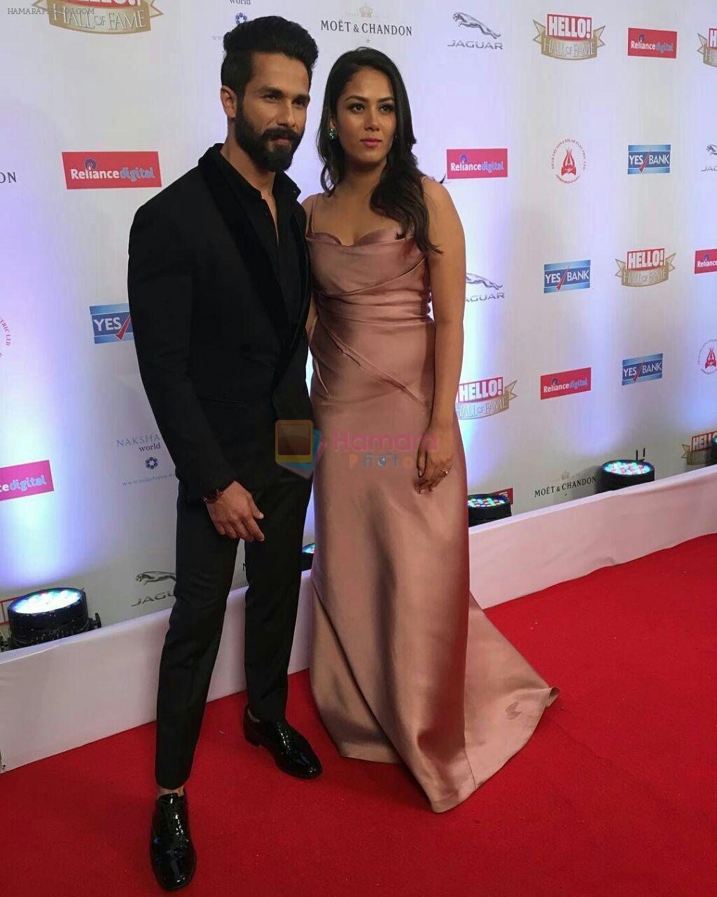 Shahid Kapoor, Mira Rajput On Red Carpet Of Hello Hall Of Fame Awards on 29th March 2017
