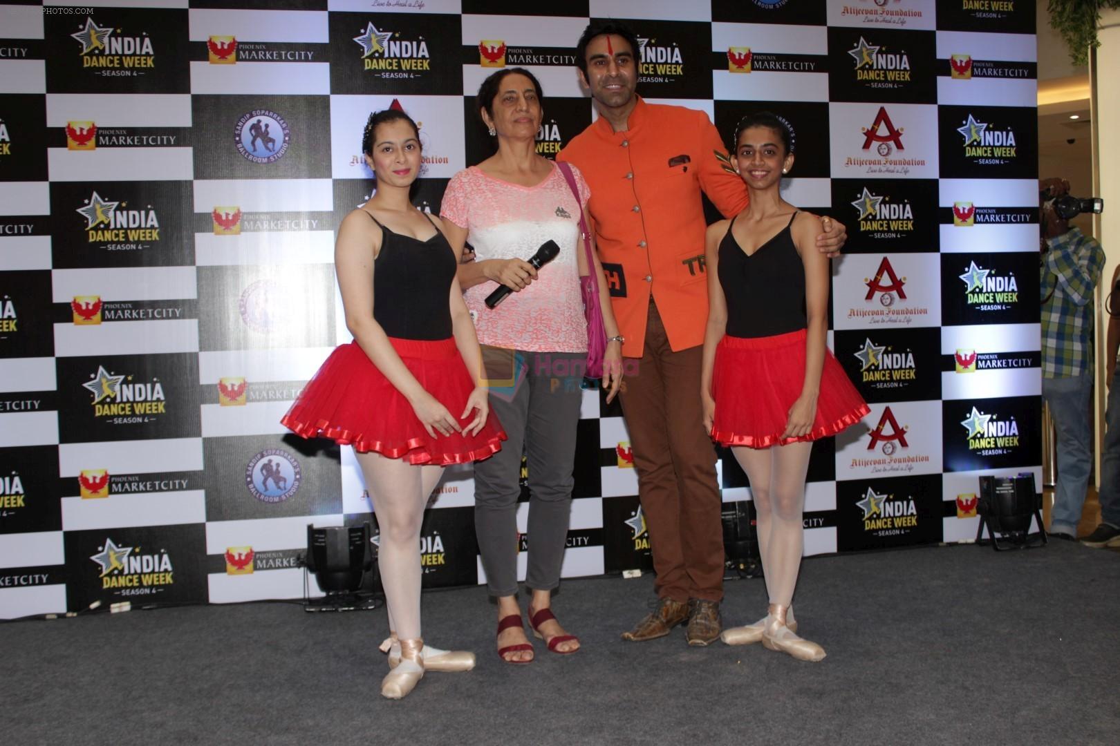Sandip Soparkarr At India's First Dance Week Season 4 on 12th April 2017