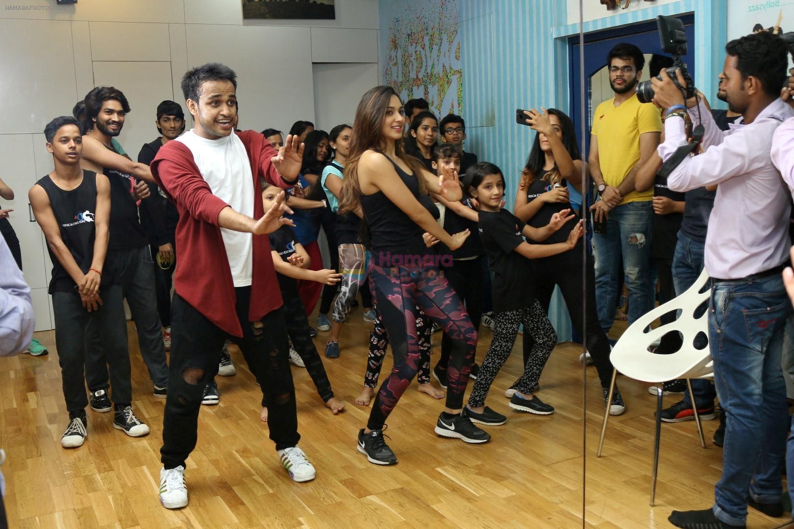 Kiara Advani Groove And Shake A Leg On The Song Of Tu Cheez Badi Hai Mast Mast