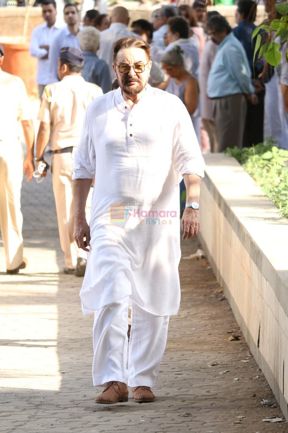 Kabir Bedi at the Funeral Of Veteran Actor Vinod Khanna on 27th April 2017