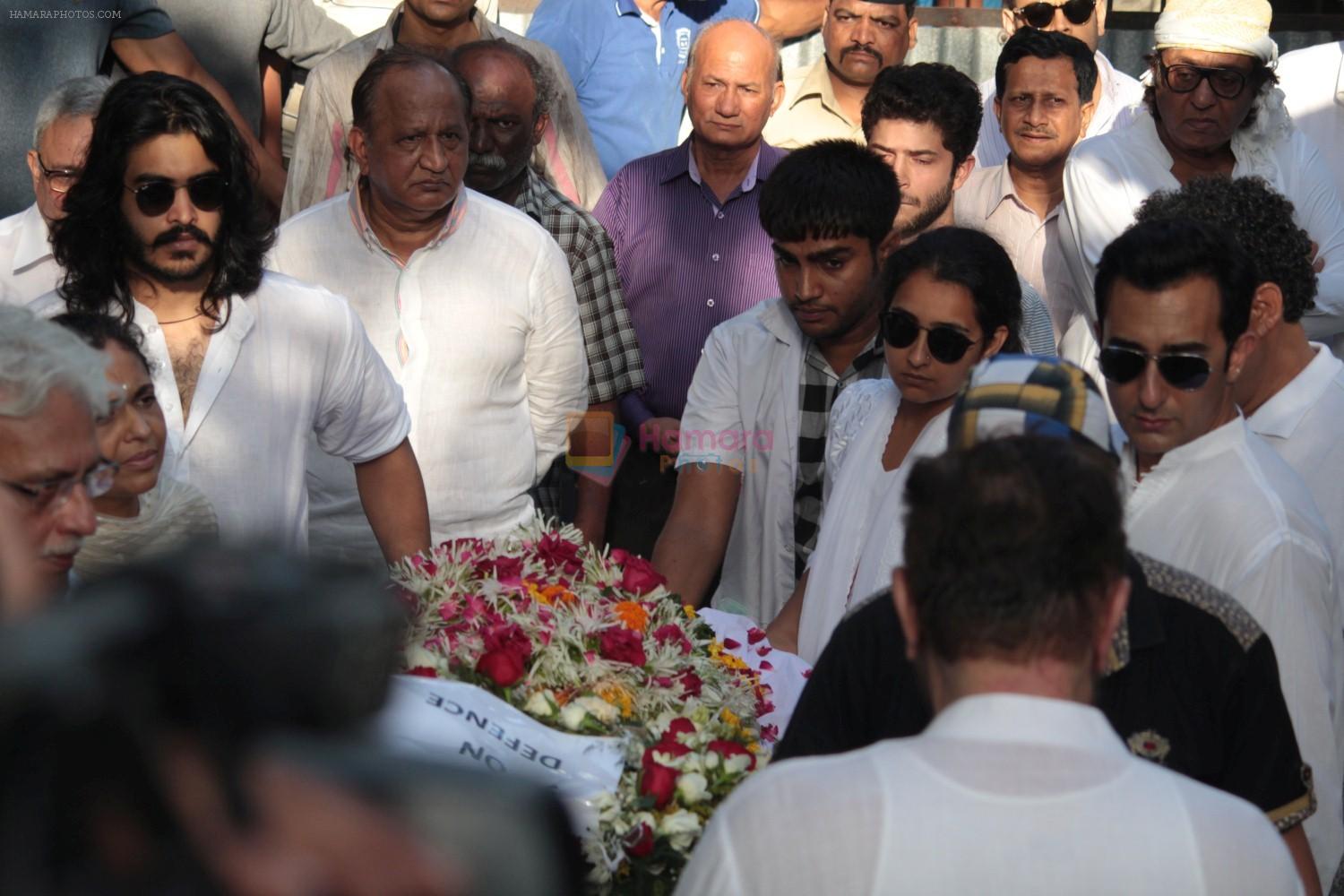 at the Funeral Of Veteran Actor Vinod Khanna on 27th April 2017
