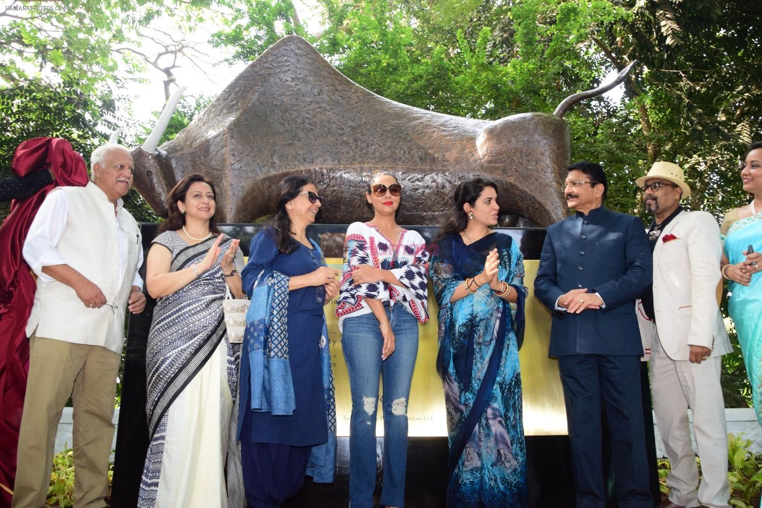 Gauri Khan, Shaina NC At Inauguration Of Mumbai Beautification Project By Nana Chudasama on 2nd May 2017