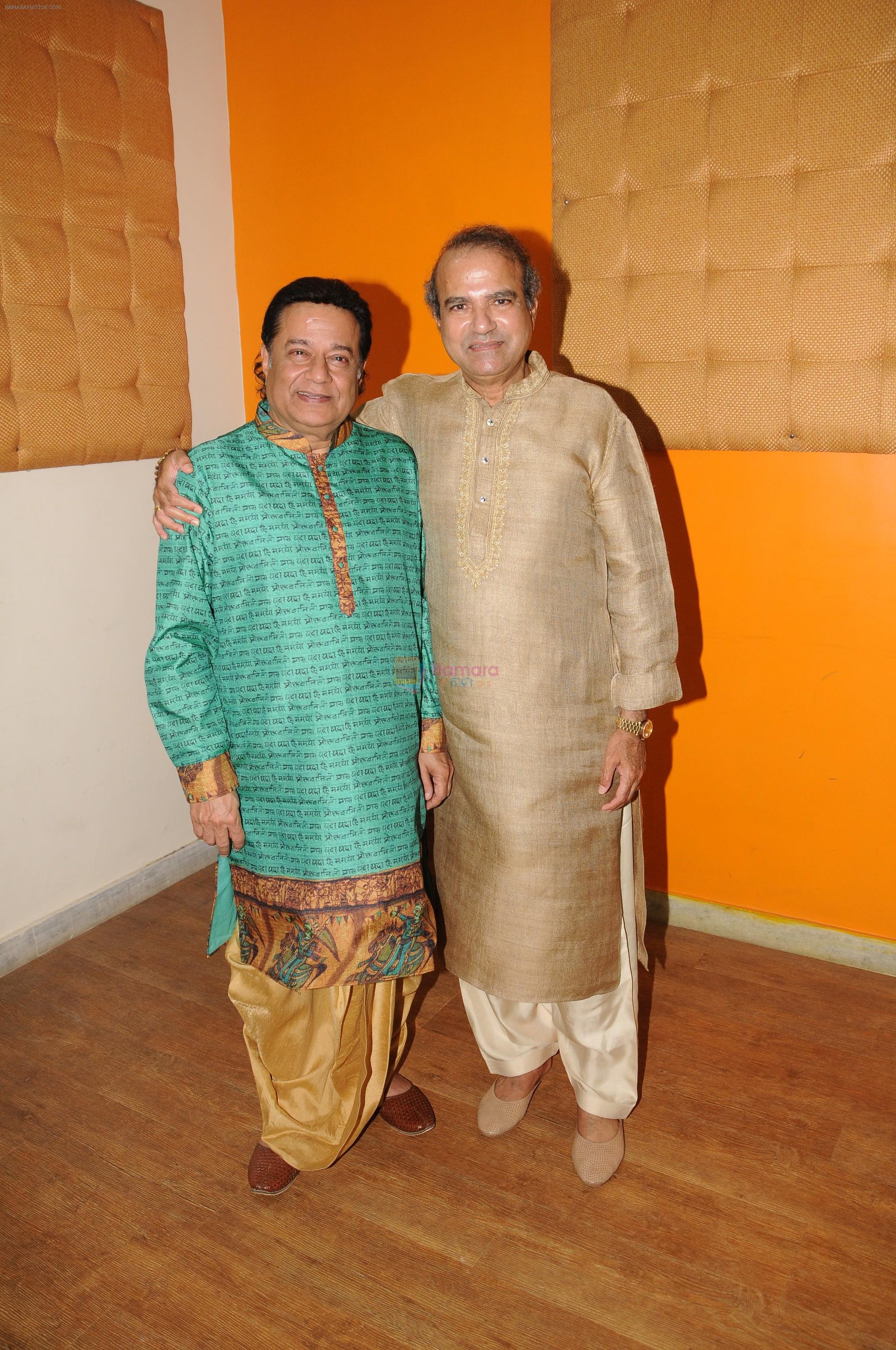 Anup Jalota with Suresh Wadkar during music Launch fo the album MAAI RI