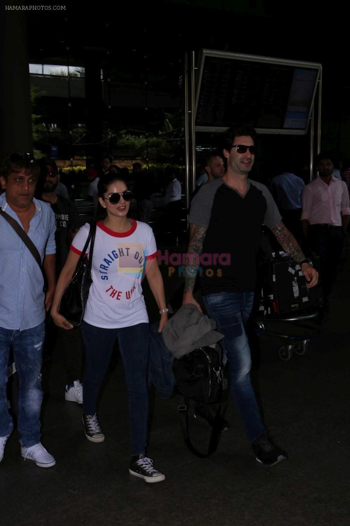 Sunny Leone With Daniel Weber Spotted At Airport on 26th May 2017