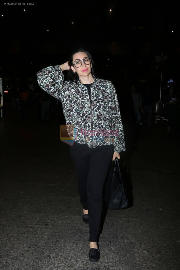 Karisma Kapoor at the airport on 10th June 2017