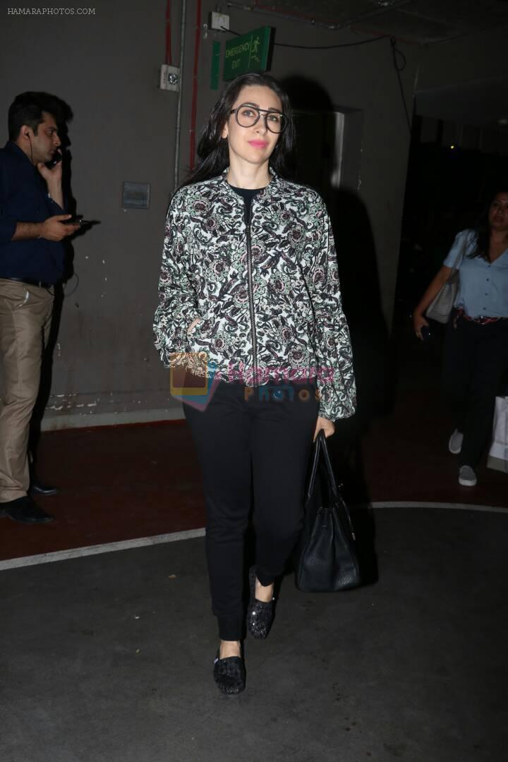 Karisma Kapoor at the airport on 10th June 2017
