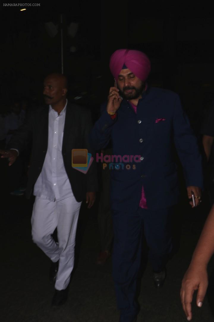 Navjot Singh Sidhu Spotted At International Airport on 9th June 2017