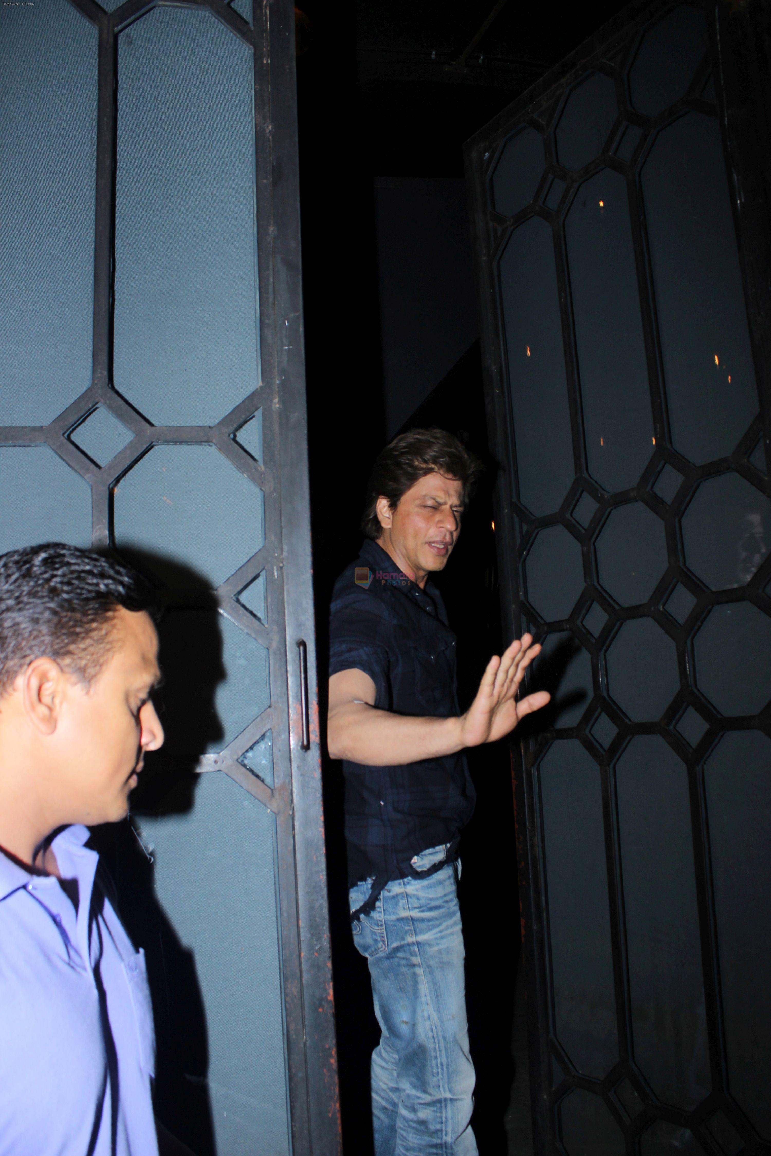 Shah Rukh khan at korner house 2 on 10th June 2017