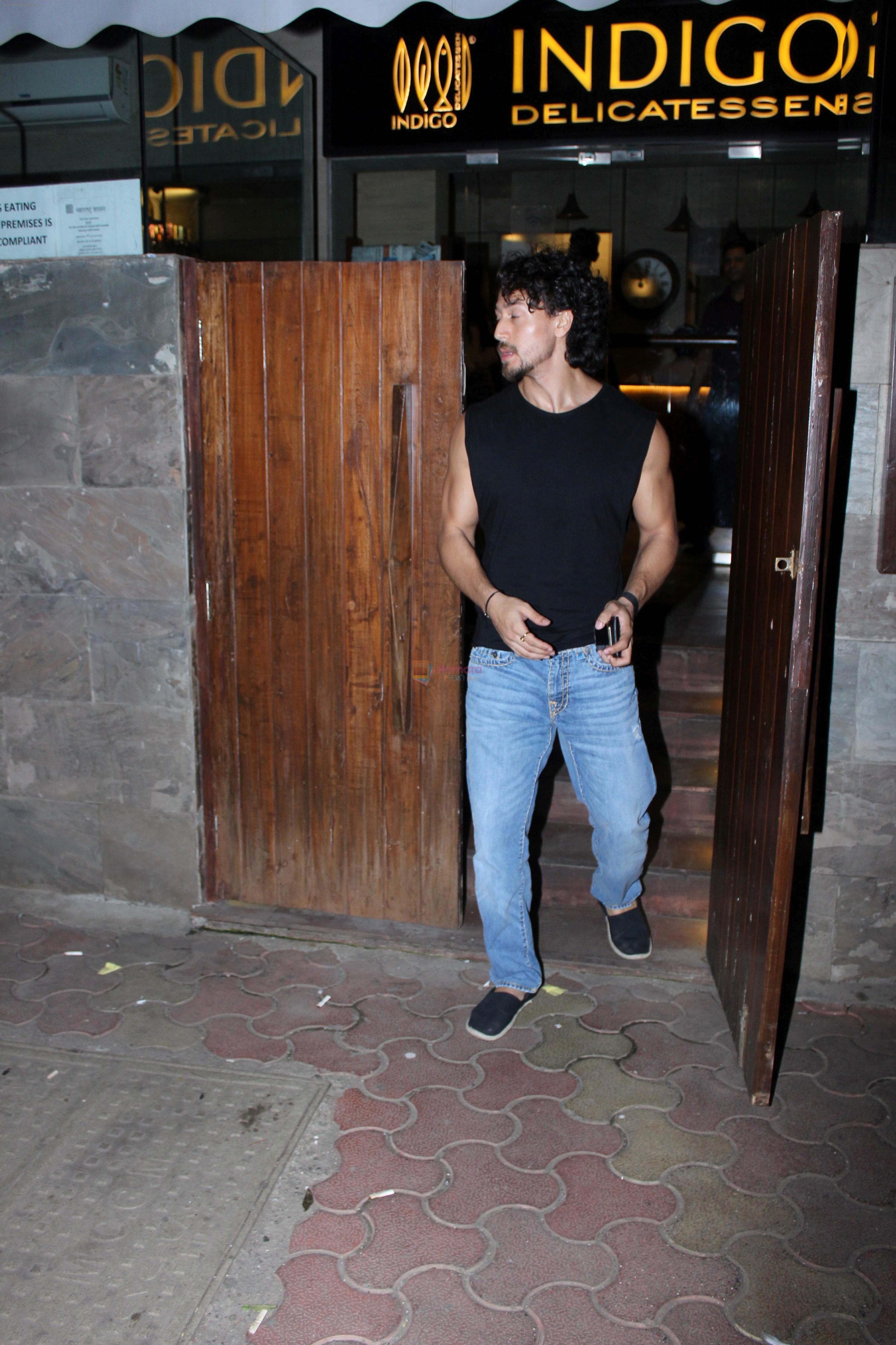 Tiger Shroff snapped in Bandra on 15th June 2017